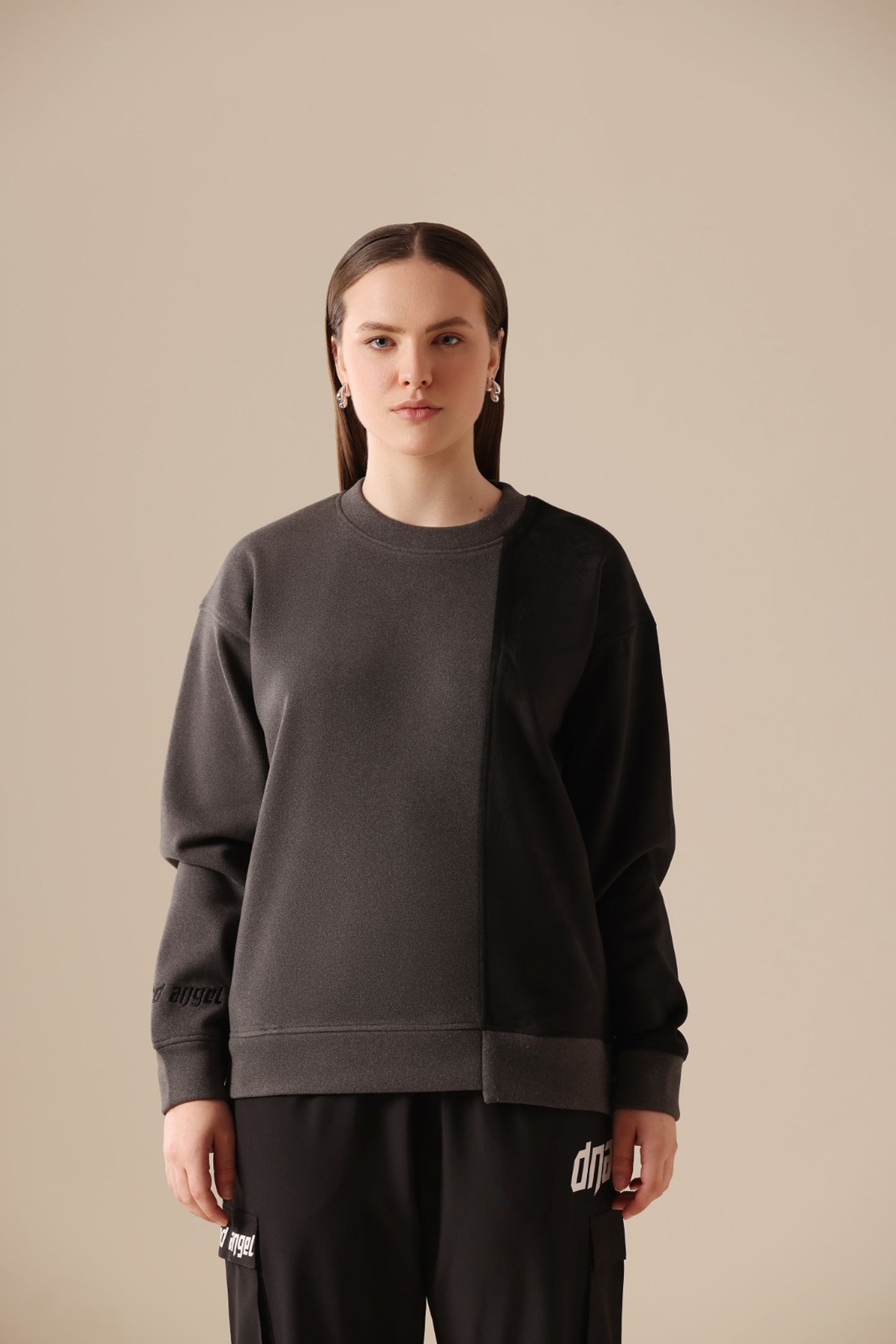 NOT YOUR BASIC SWEATSHIRT - BLACK